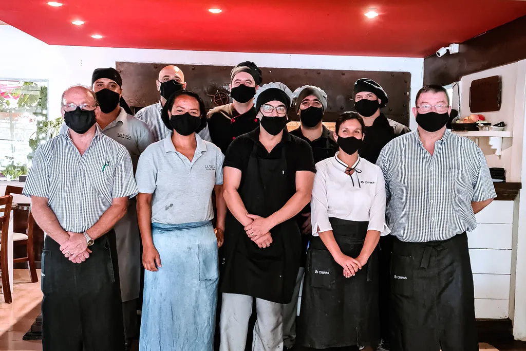 Equipo de La Vaca, parrilla uruguaya en Montevideo